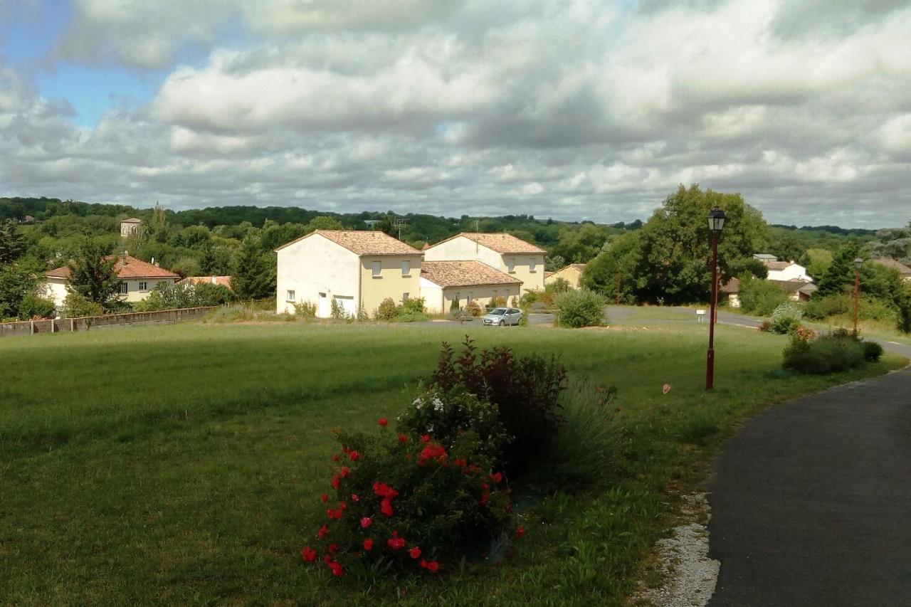 Bonabri Vacances - Chambres D'Hotes Chazelles  Exterior photo